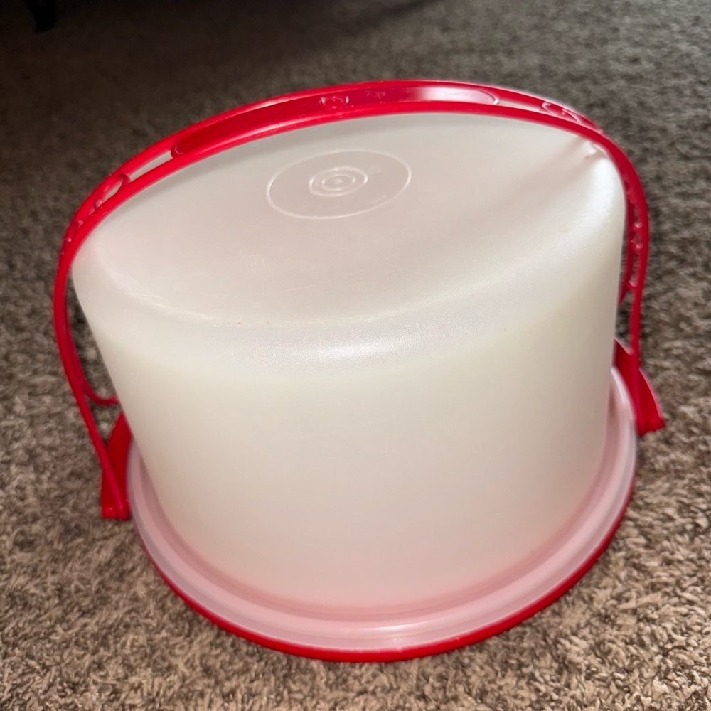 Vintage Tupperware Red and White Cake Carrier